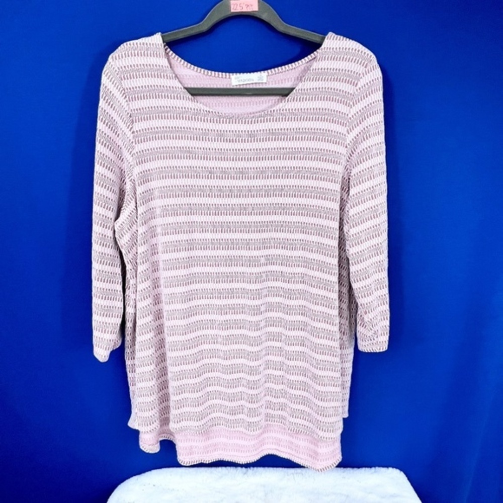 🔥2/$10 |•89th & MADISON•| Pretty Pink & White Gathered Back Top Size 1X